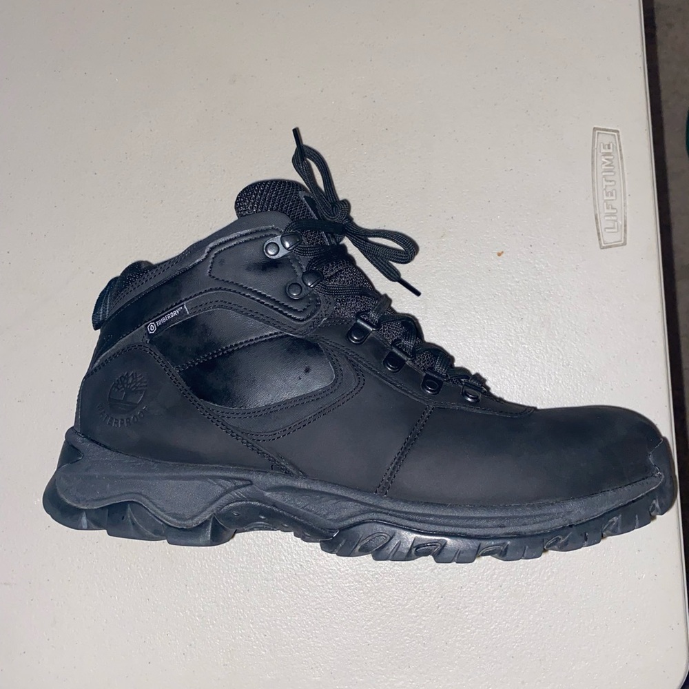 Mens Timberland Men's Mt. Maddsen Mid Waterproof Hiking Boots.  Size 11